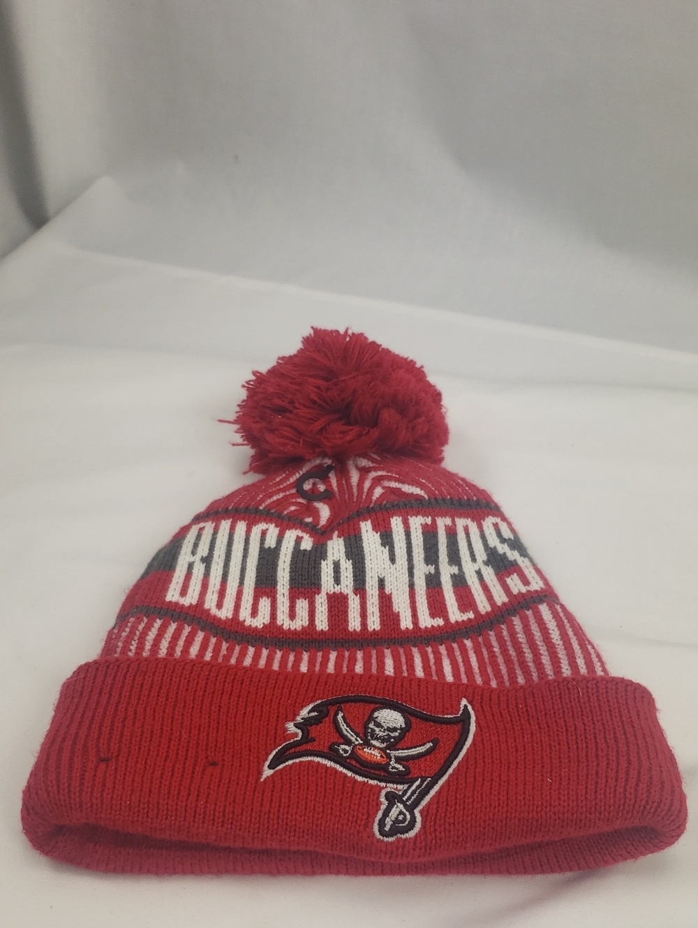 New Era Youth Tampa Bay Buccaneers Bucs NFL Knit Winter Hat Beanie NWOT